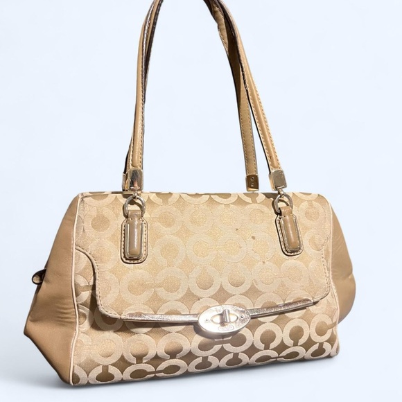 Coach - Picture 9 of 15